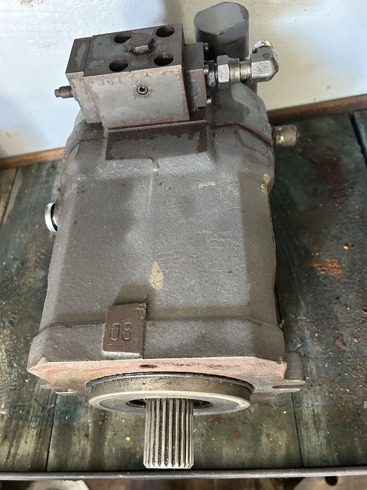 Silnik jazdy Linde HMR 105-02 do koparki Volvo 140