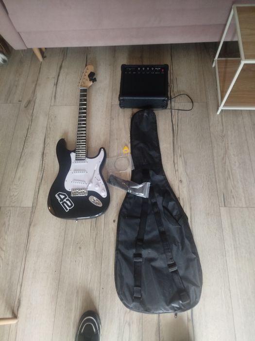 Gitara elektryczna . Praktycznie nowa