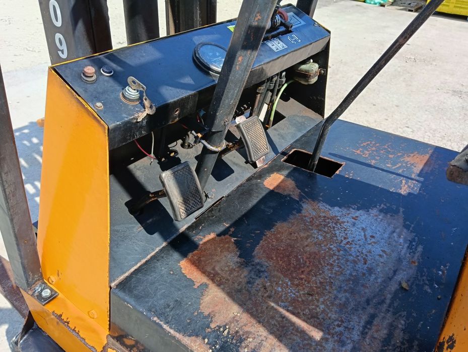 Wózek widłowy GPW 2009