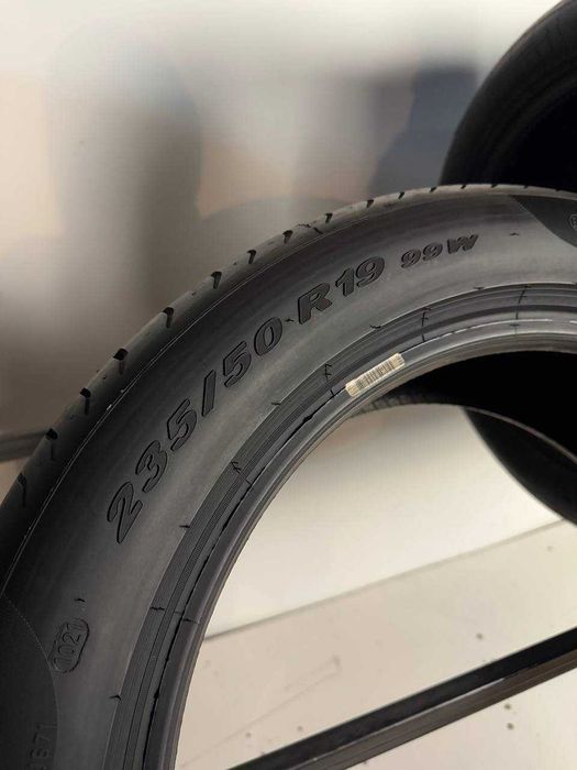 235/50/19 R19 Pirelli PZero 99W 4шт Літня шина Нова!