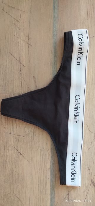 Stringi  Calvin Klein