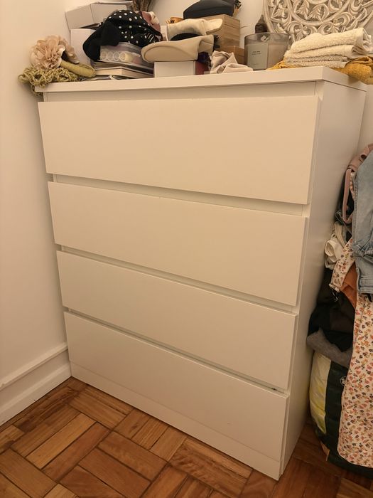 Cómoda branca ikea