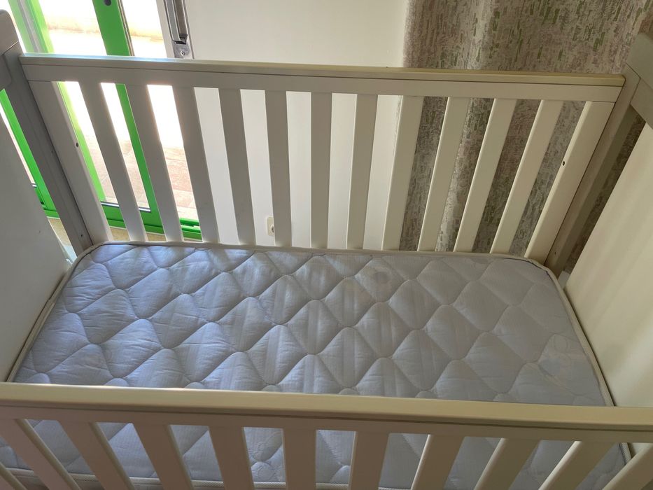 Cama berço de bebé