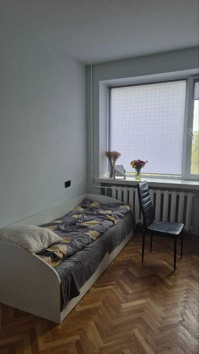 Сдам комнату в 4-комнатной квартире