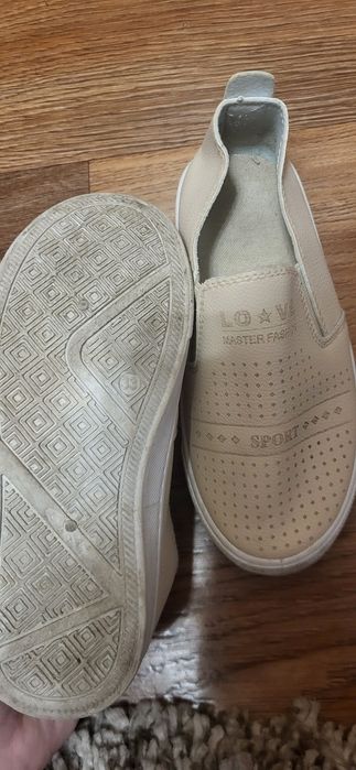 Продам мокасины на девочку