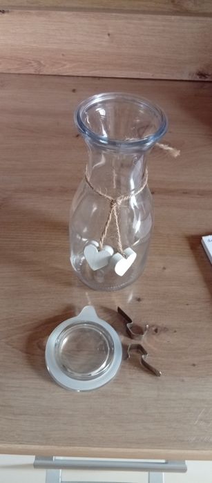 Ozdobna butelka klepsydra z serduszkami