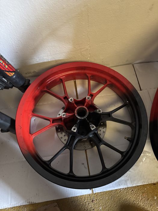 Suspensao e rodas 17’ derbi senda