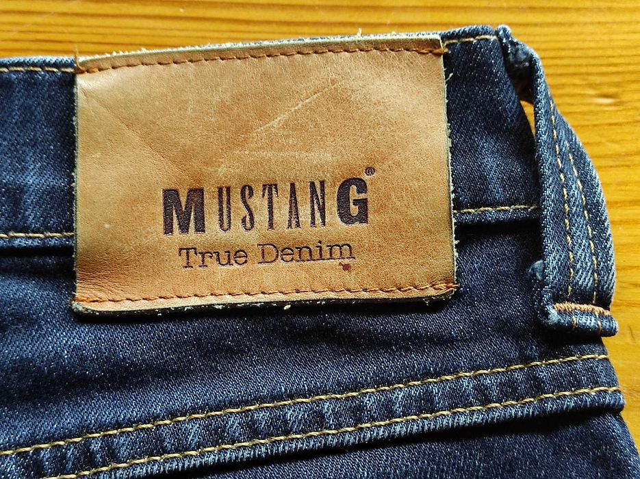 Mustang  True Denim Tramper  jeans  W32 L 30  kultowy  model, nit ze znakiem firmowym
