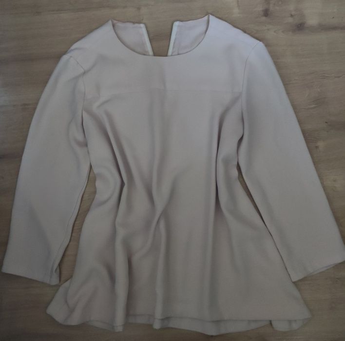 Pudrowa bluzka w kształcie A, asymetryczna