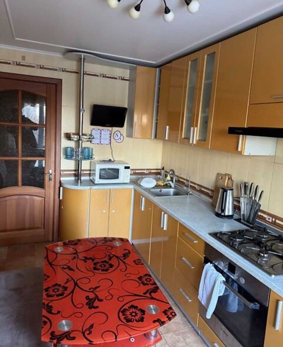 Продам 3к квартиру з ремонтом по кільцю