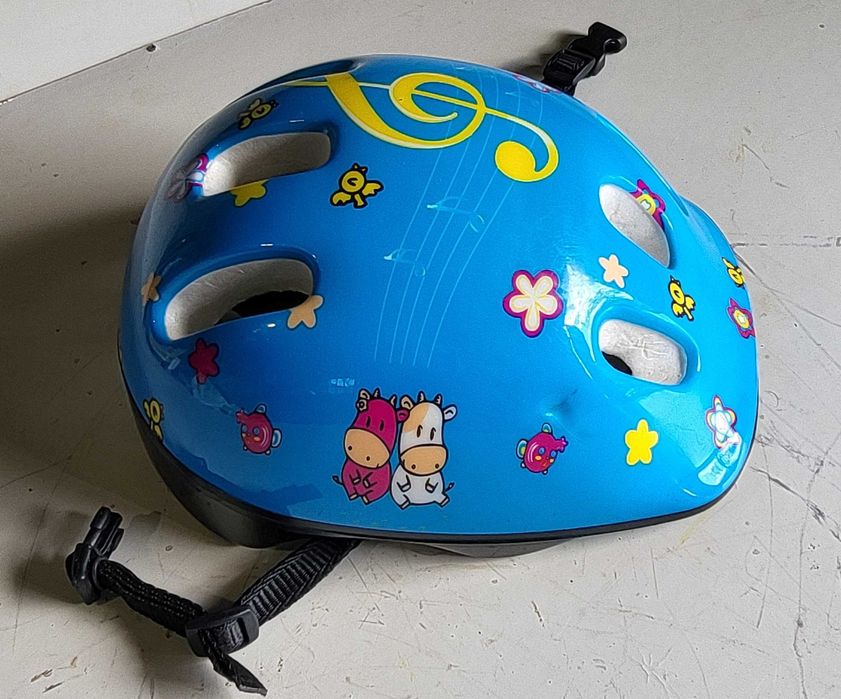 Kask rowerowy dziecięcy.
