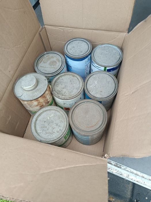 Várias tintas para automóveis ou outra cois