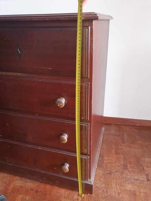 Conjunto Comodas e mesas de cabeceira