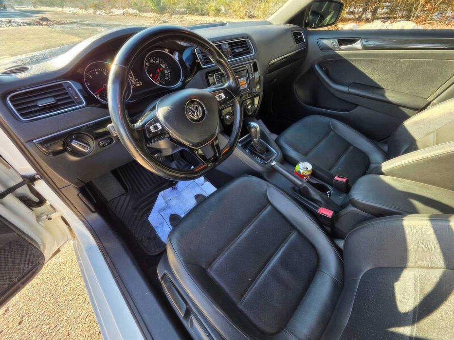 Volkswagen Jetta      2018