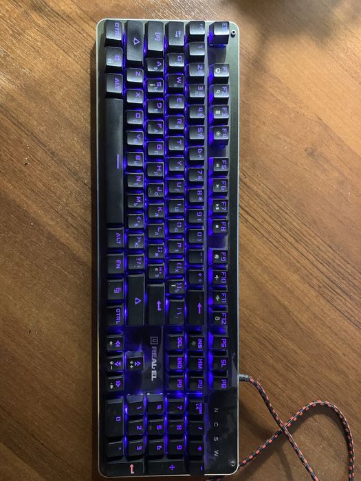 Механическая клавиатура REAL-EL на синих свечах