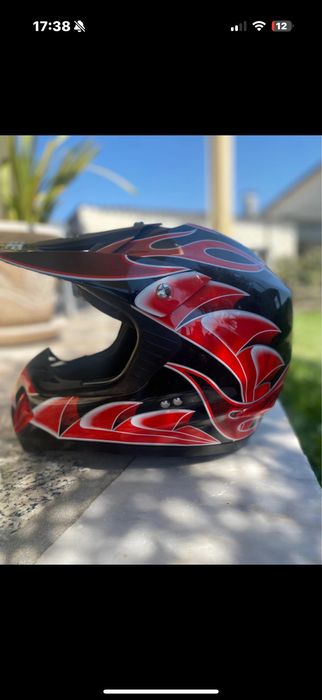 Capacete Bef vermelho e preto