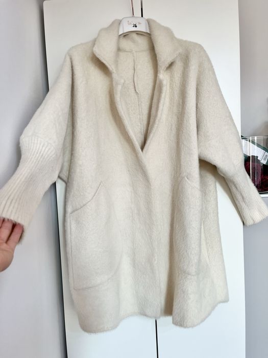 Damska bezowa kremowa  alpaka plaszcz jesienny cieply