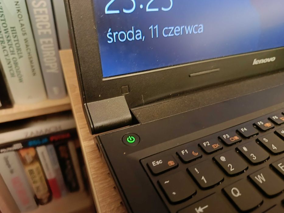 Lenovo B5400 z pakietem biurowym MS Office 2007 Basic