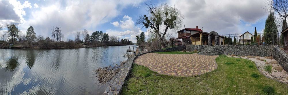 Продаж сучасного заміського будинку з виходом до річки Вільшанка!