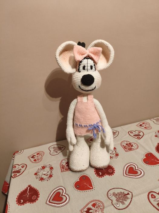 Maskotka mysz robiona na szydełku rękodzieło handmade wysokość