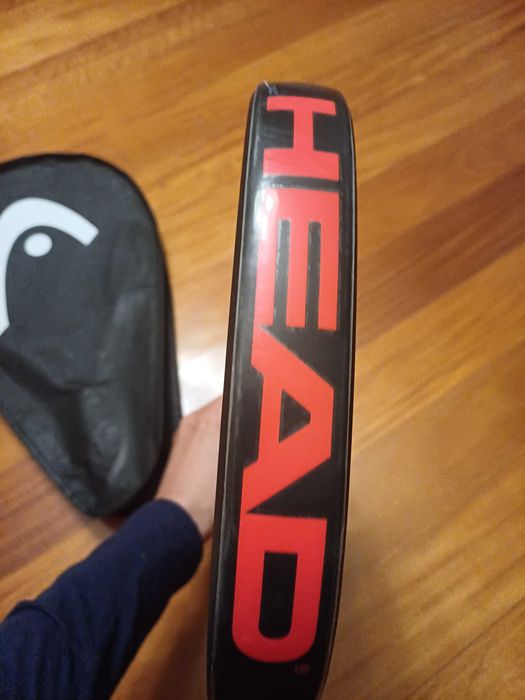 Raquete com capa, padel, Arturo Coelho