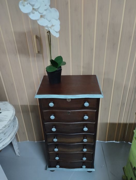 Camiseiro com 7 gavetas