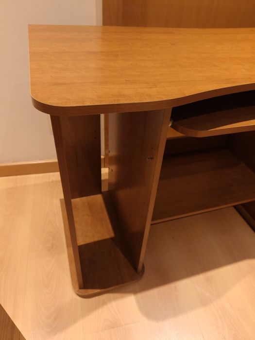 Secretaria em madeira