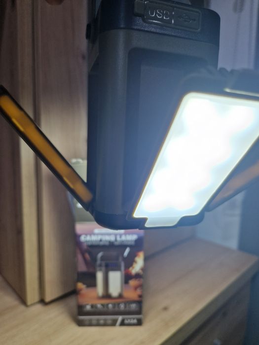 Luz camping solar recarregável.  Nova
