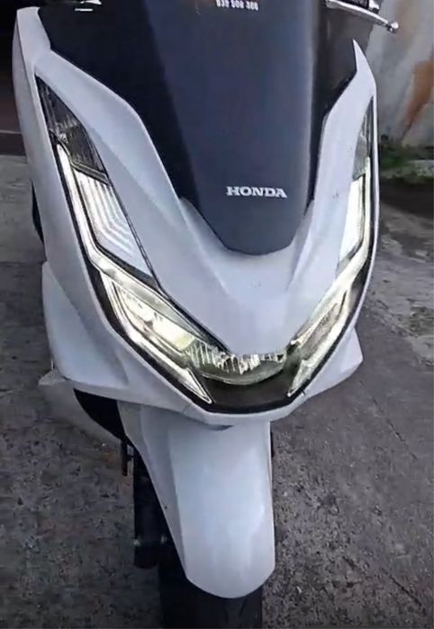 Moto pcx 2021 , revisada e em boas condicoes