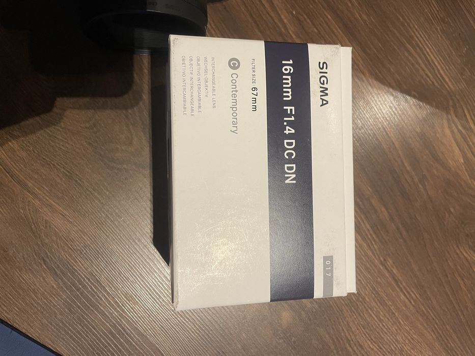 Sigma 16mm F1.4 DC DN Contemporary z filtrem Hoya – Micro 4/3 (MFT)