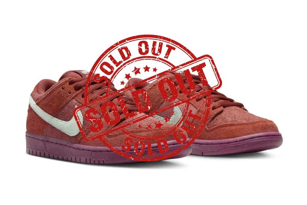 Nike SB DUNK Low Mystic Red and Rosewood | DV5429–601