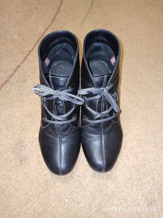 Ботиночки демисезонные кожаные на тонкетке