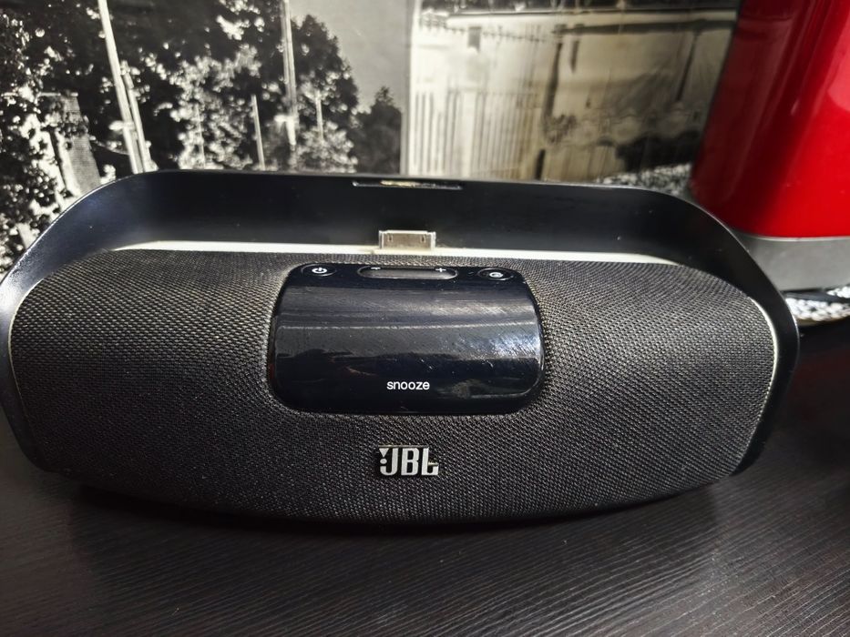 Coluna JBL e despertador