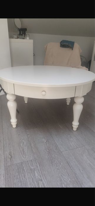 Stolik Ikea Isala z szyfladą
