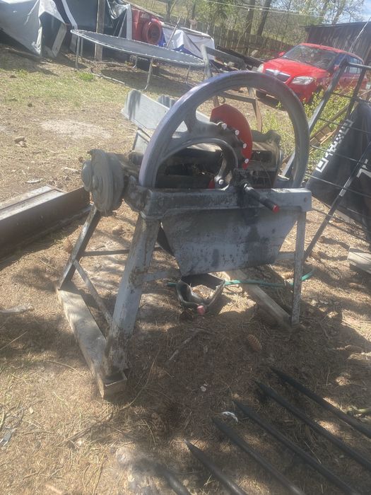 Sprzedam Sieczkarnie i rozsiewacz