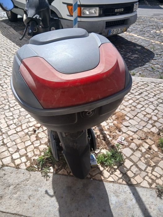 Vendo moto, sem bateria..