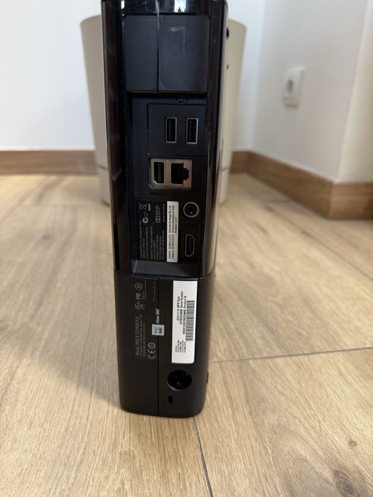 Konsola xbox 360 E