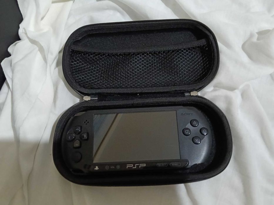 Psp street ou o modelo psp -E1000