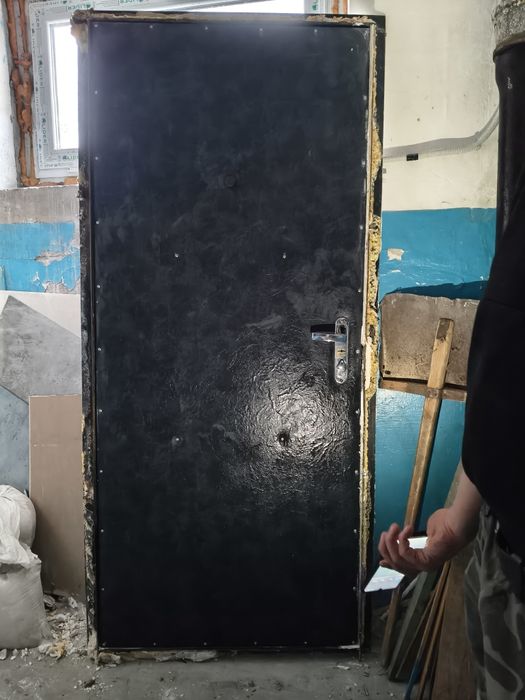 Прдам вхідні двері