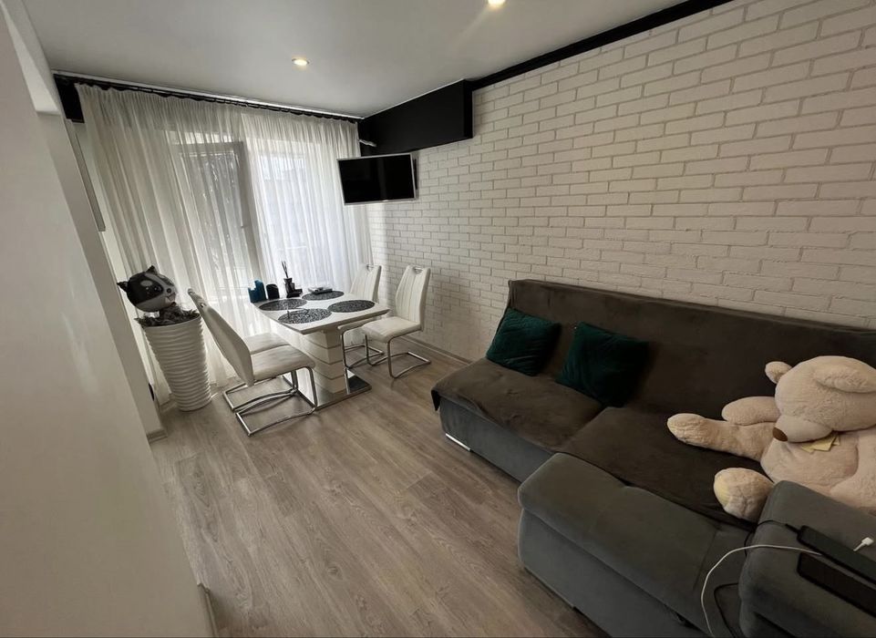 Намив/Озерна 2к квартира в оренду на 9 поверсі