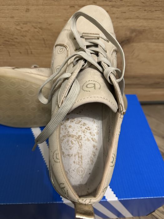 Кросівки жіночі Bugatti 41 розміру