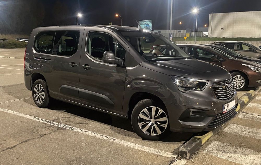 Wynajem Van 7 osobowy Opel Combo XL Wypożyczalnia RENT A CAR rental