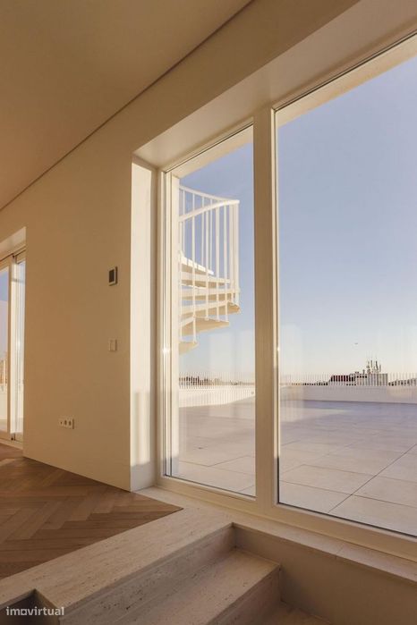Penthouse T5 com vista, Campo Mártires da Pátria, Lisboa