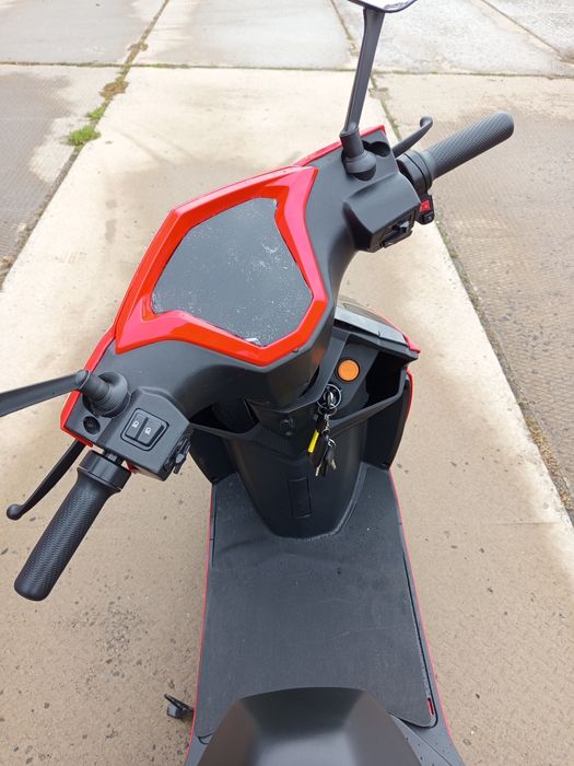 Електроскутер Ares 2500Вт, шолом у подарунок