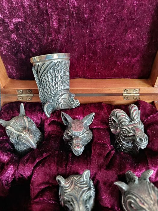 Красивейший набор из серебра ,цена указана за грамм!!!