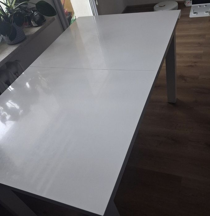 Stół rozkladany 80x140 plus krzesla