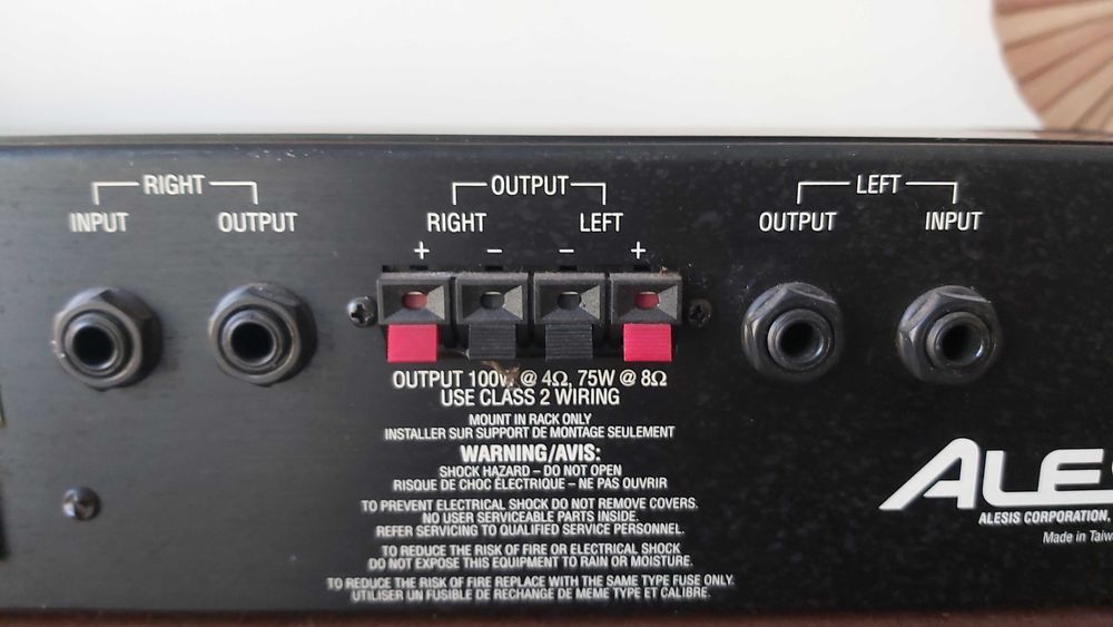 Amplificador Alesis RA-100
