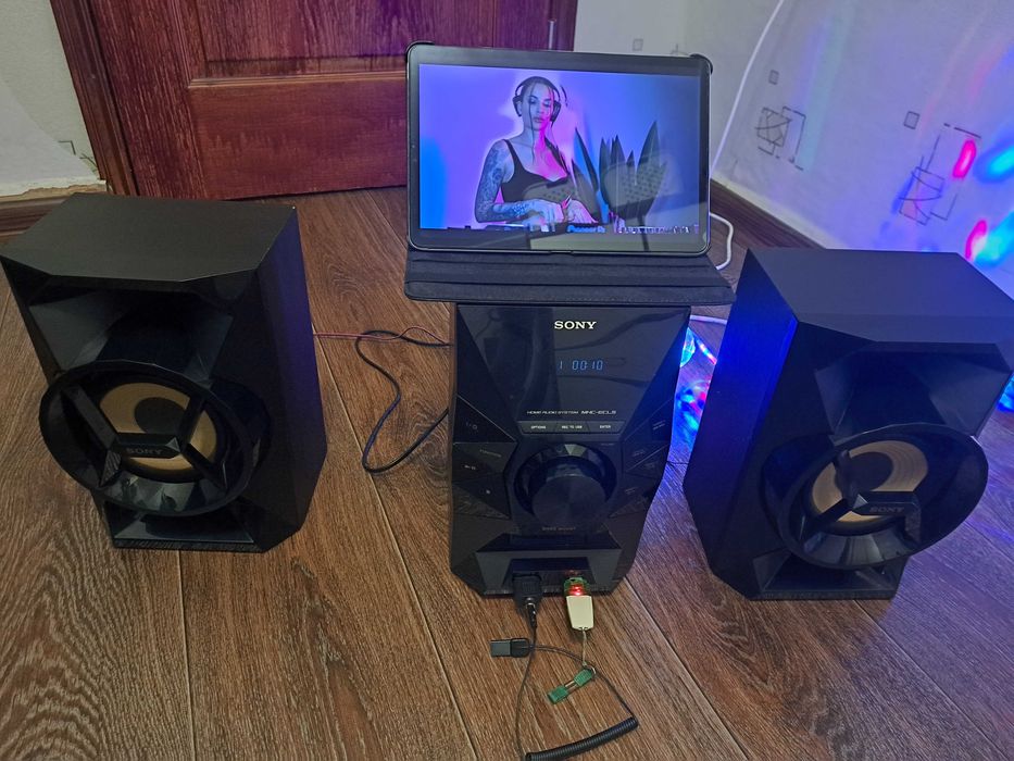 Музичний центр Sony MHC-ECL5  USB/CD/MP3/AUX/FM/BT 2*60Ват+видео работ