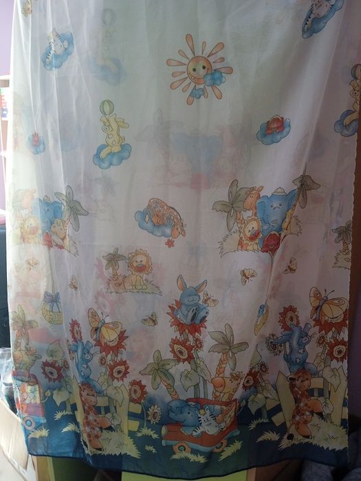 Тюль в детскую комнату,торг реален