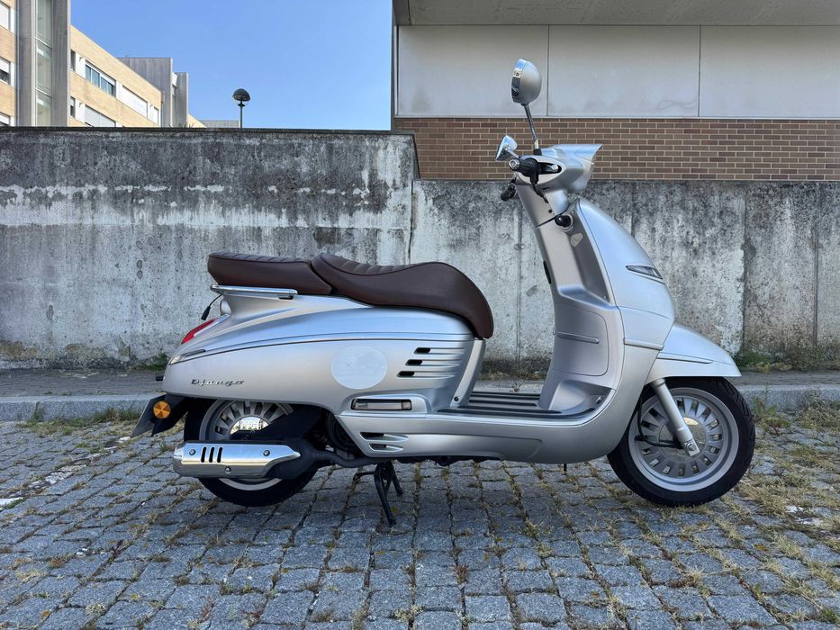 Scooter Peugeot Django 125